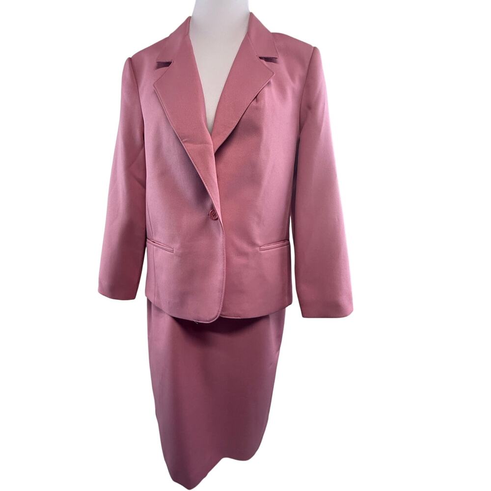 SKU2482 Vintage Carriage Court Women's 12 Petite Pink Blazer and Skirt Suit